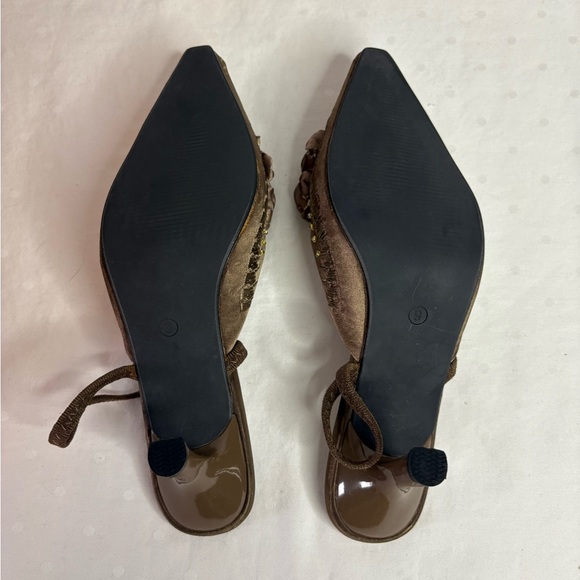 John Fashion Beaded Roses Elegant Slingback Taupe Formal Heels - Picture 7 of 7